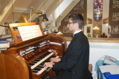 11232711_880186808718236_6626247544656202482_o