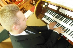 11884718_876394075764176_970814840959930542_o